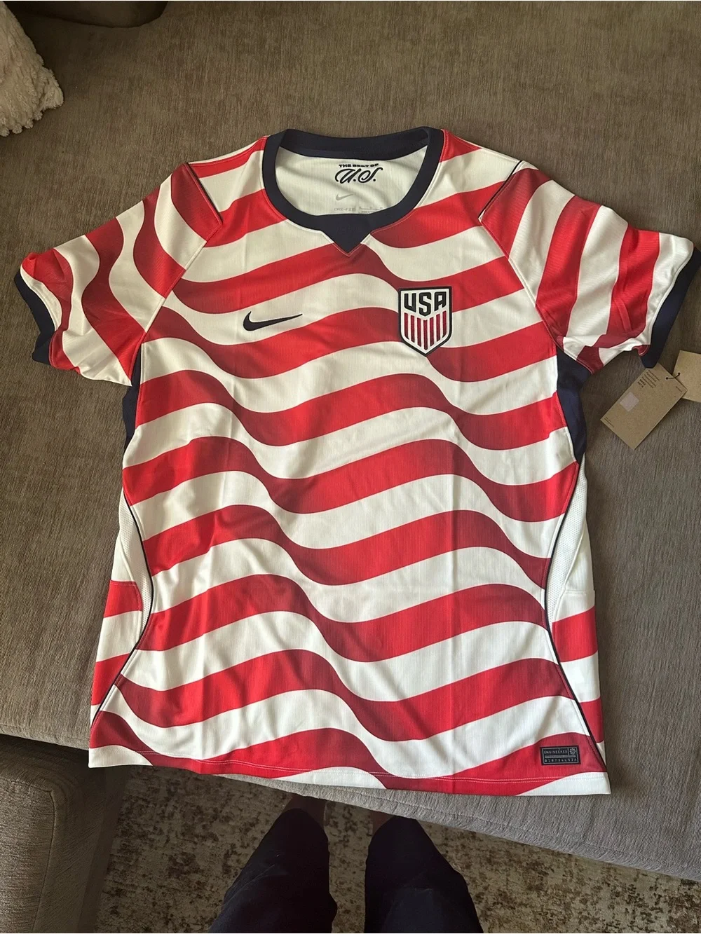 Adult XL Nike USA Red & White Wavy Stripe Soccer Jersey